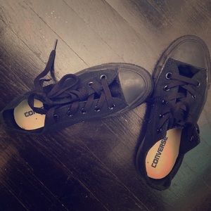 Women’s Black Converse Chuck Taylor Low Top sz 6.5
